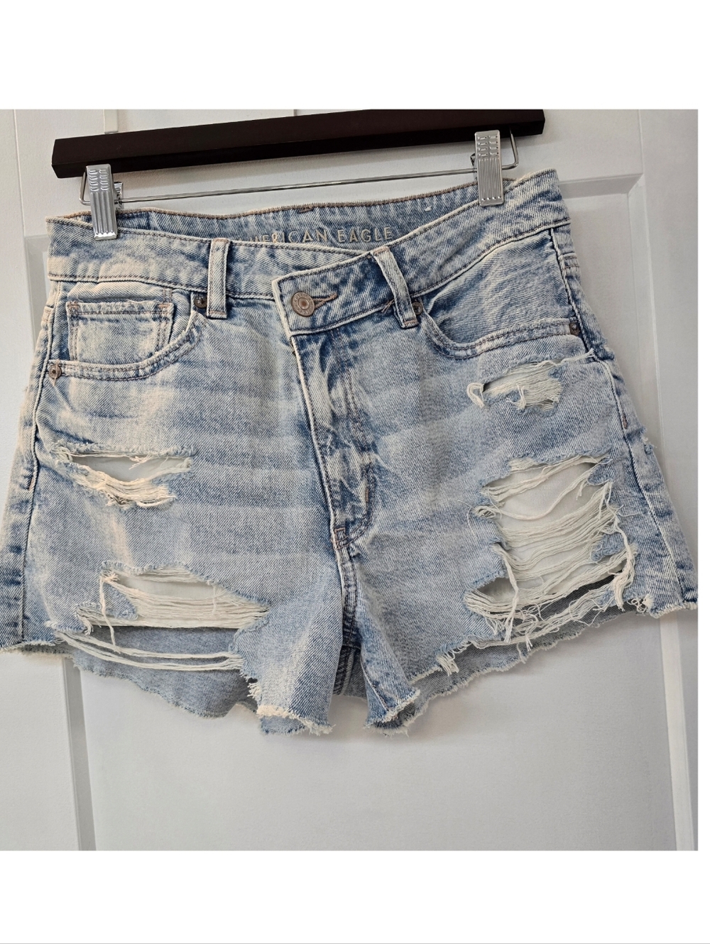 American Eagle Outfitters Light Blue Distressed Mom Short